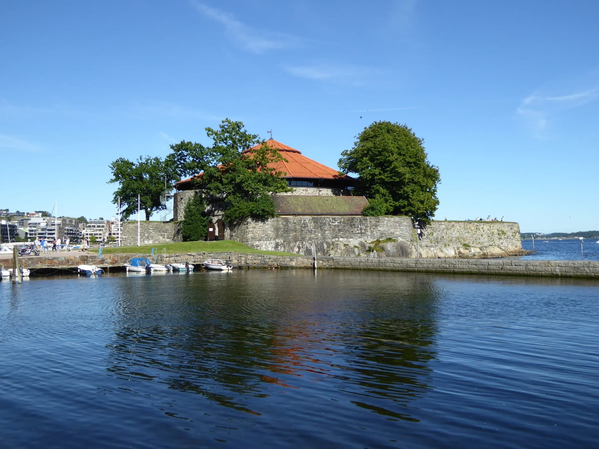 Christiansholm festning ved sjøkanten i Kristiansand, Agder